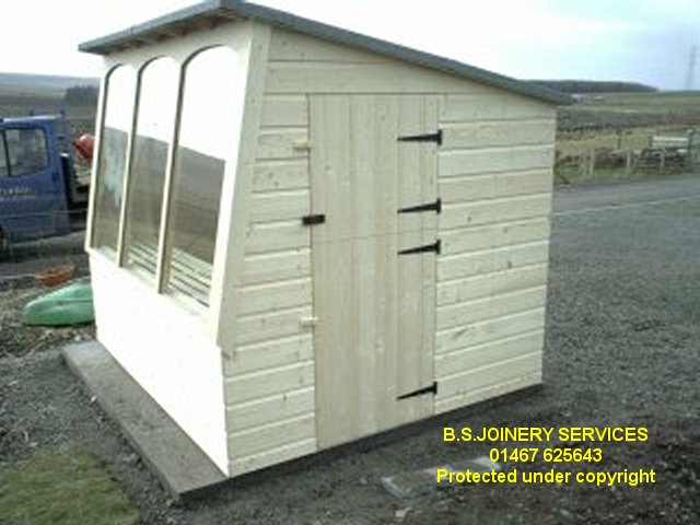  Solar Cabin / Potting Shed